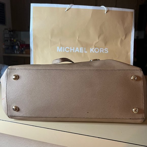 Michael Kors tan leather tote bag - Picture 4 of 5